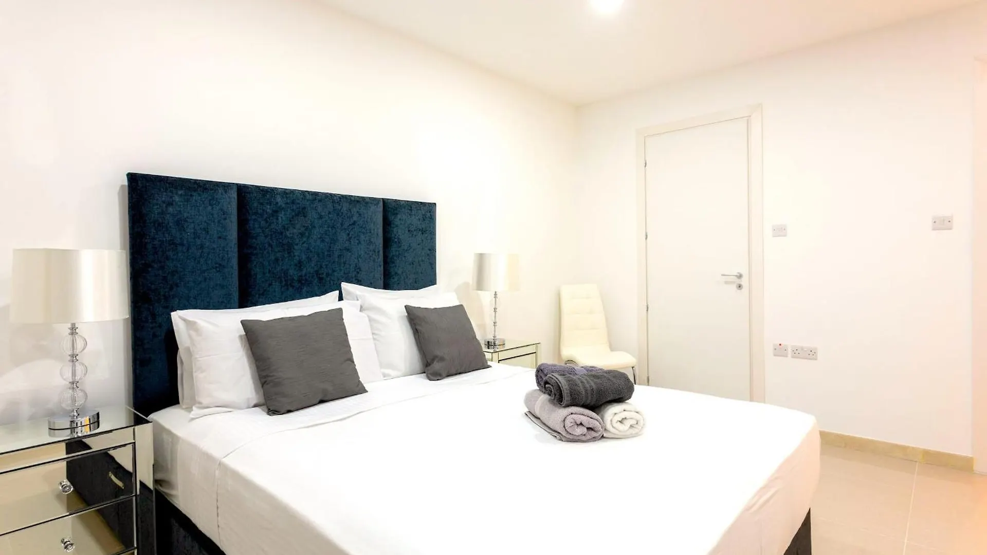 Apartment Saint Julian'S - Seafront Cityapartmentstay