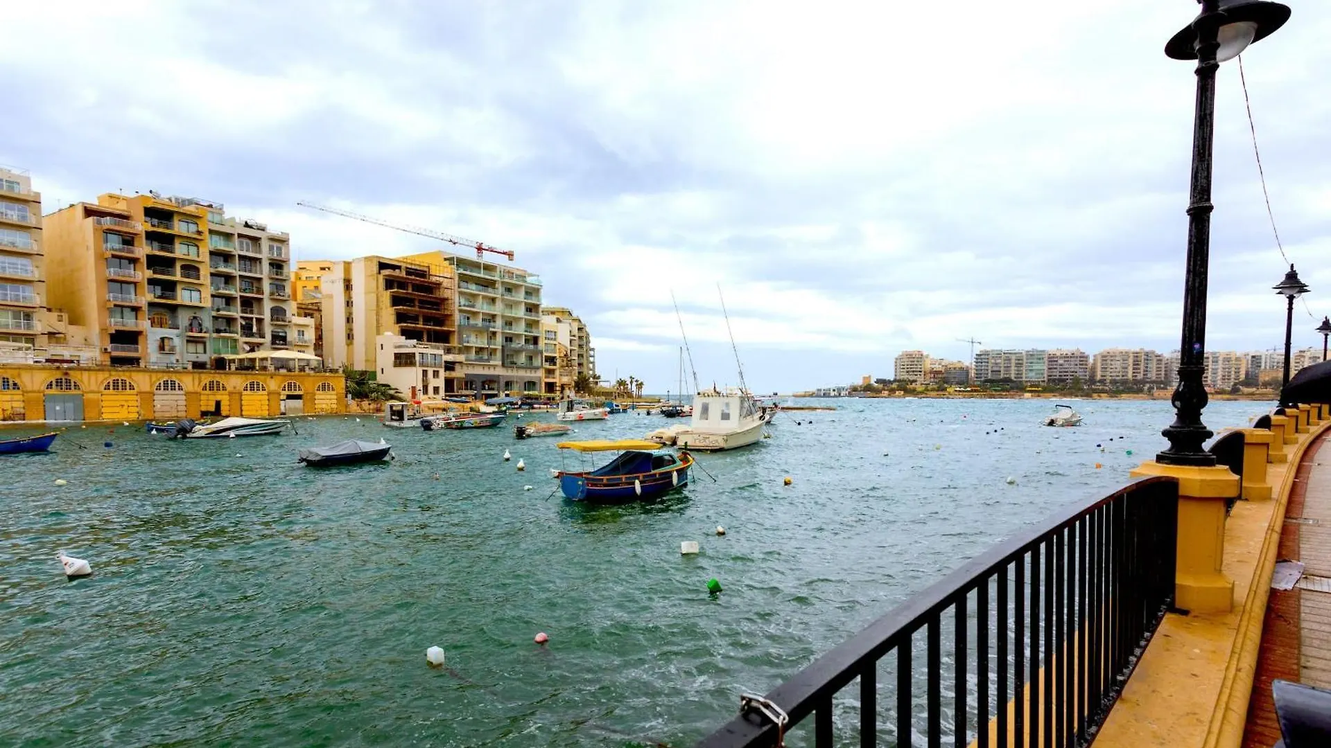 Apartment Saint Julian'S - Seafront Cityapartmentstay