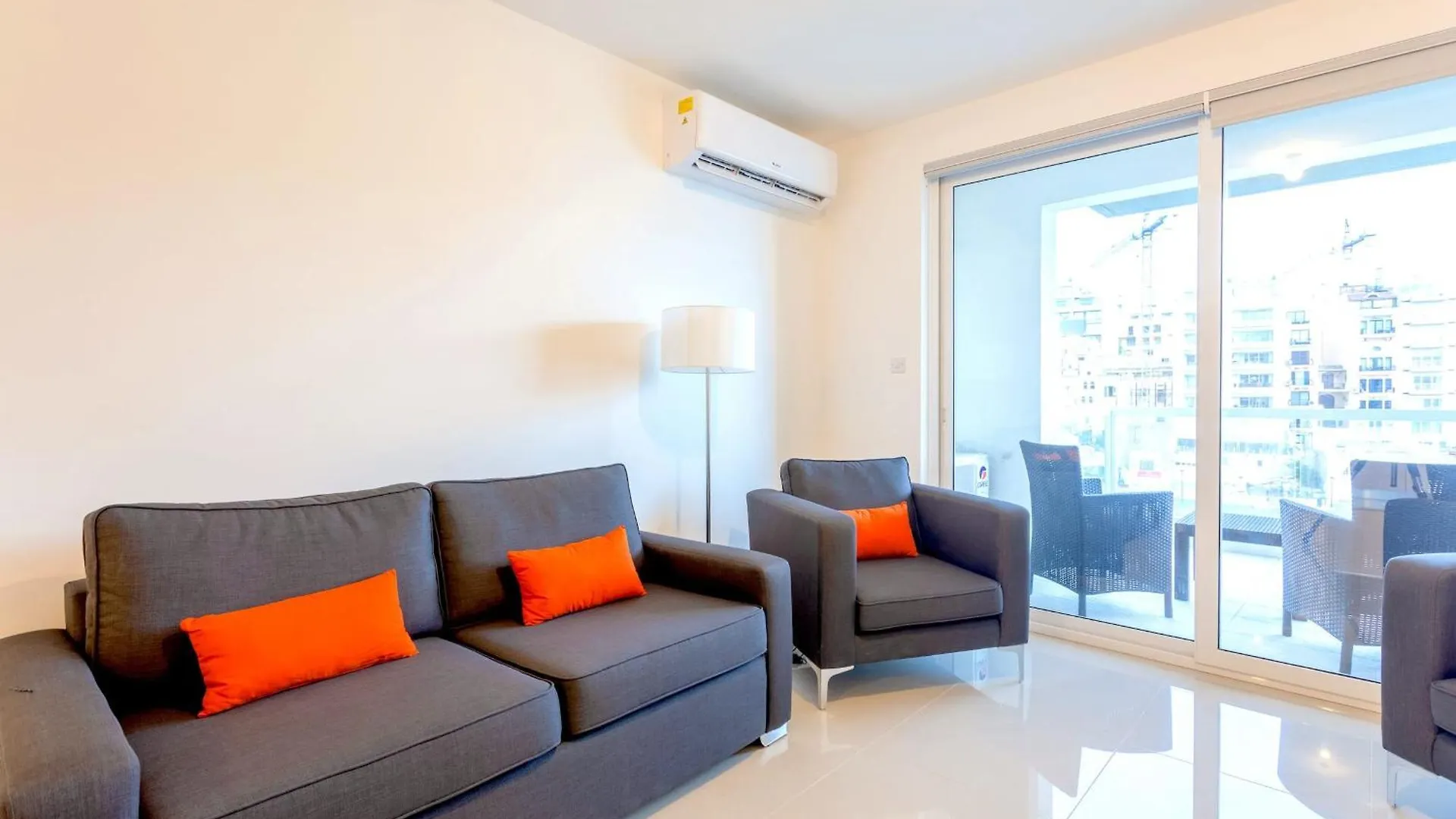 Apartment Saint Julian'S - Seafront Cityapartmentstay