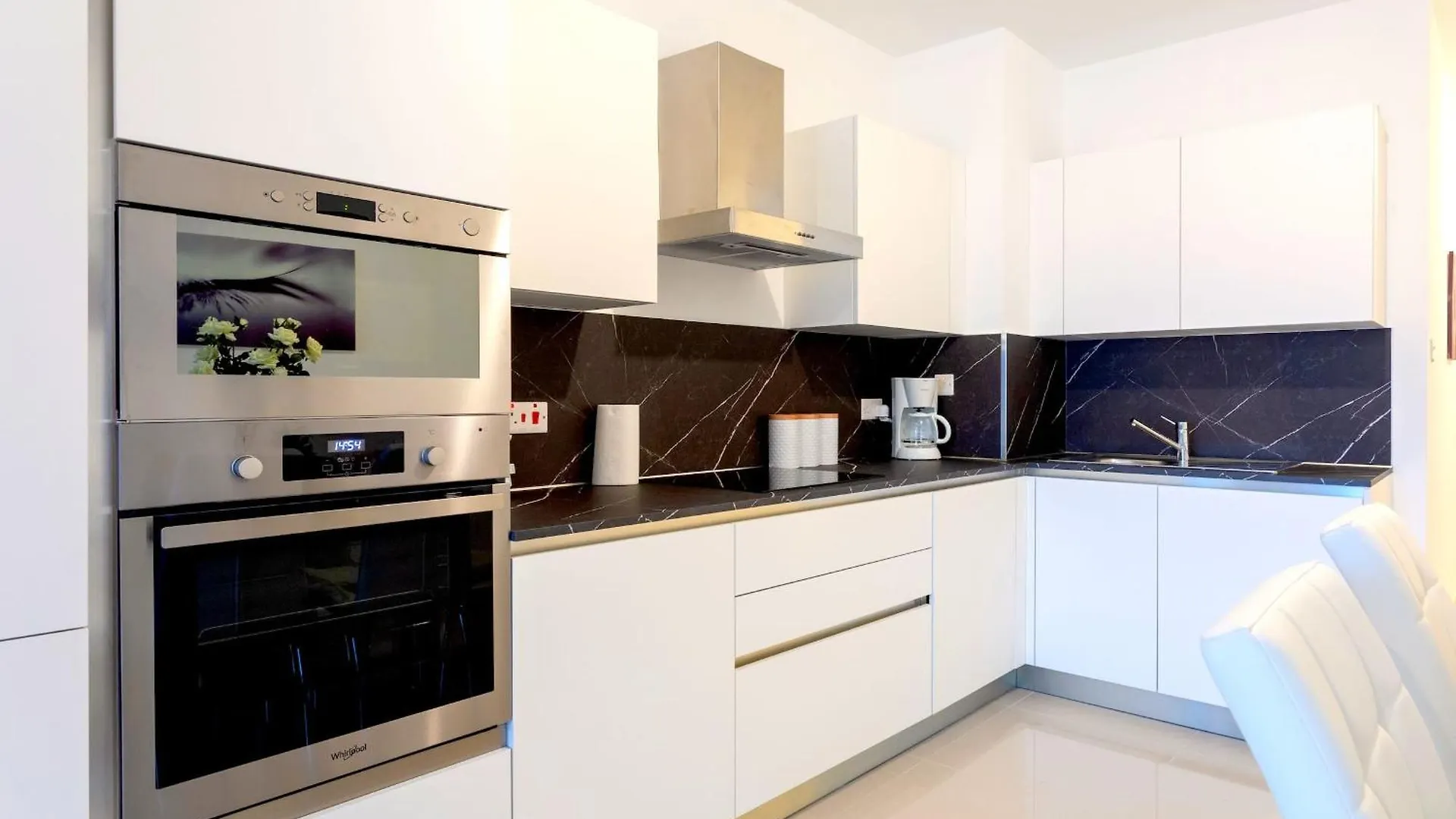Saint Julian'S - Seafront Cityapartmentstay Apartment